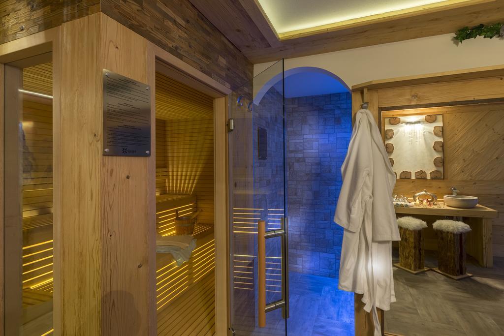 Garni Pra Fiori Hotel Campitello di Fassa Exterior photo