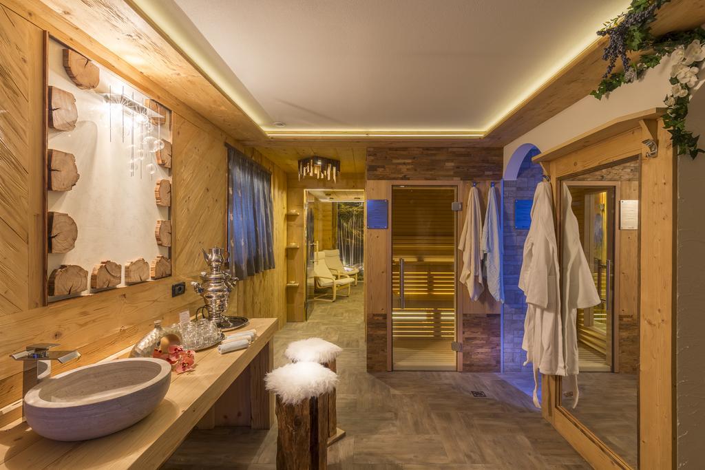 Garni Pra Fiori Hotel Campitello di Fassa Exterior photo