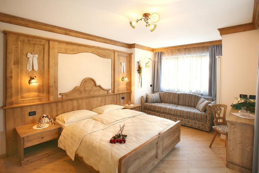 Garni Pra Fiori Hotel Campitello di Fassa Room photo
