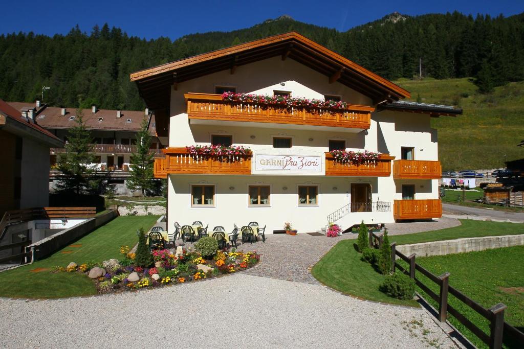 Garni Pra Fiori Hotel Campitello di Fassa Exterior photo