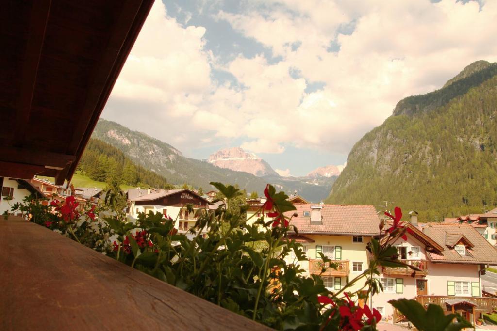 Garni Pra Fiori Hotel Campitello di Fassa Room photo