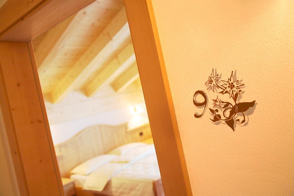 Garni Pra Fiori Hotel Campitello di Fassa Exterior photo