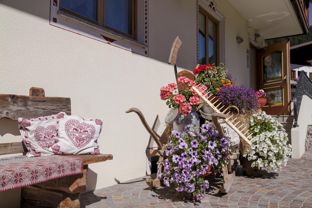 Garni Pra Fiori Hotel Campitello di Fassa Exterior photo