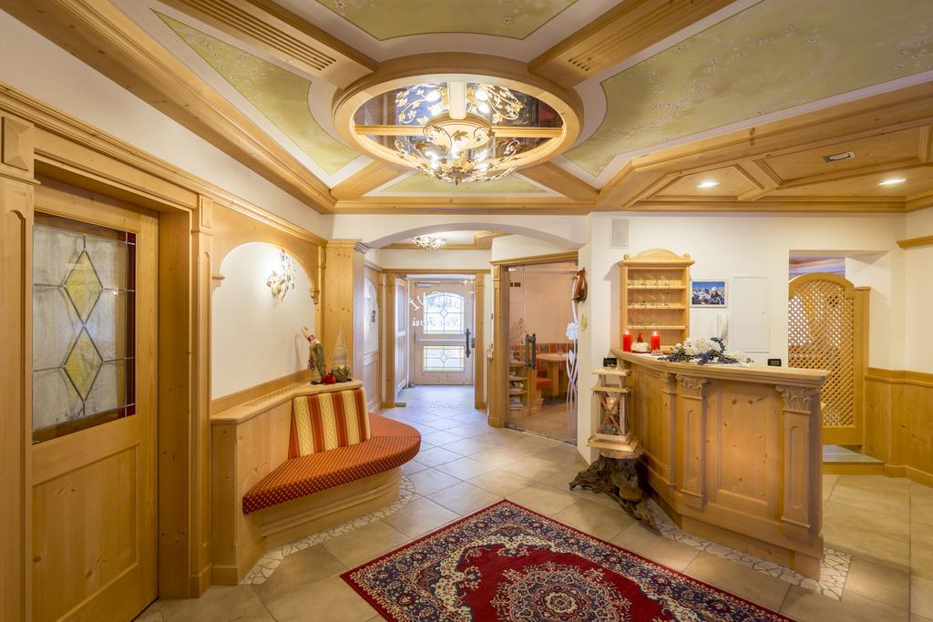 Garni Pra Fiori Hotel Campitello di Fassa Exterior photo