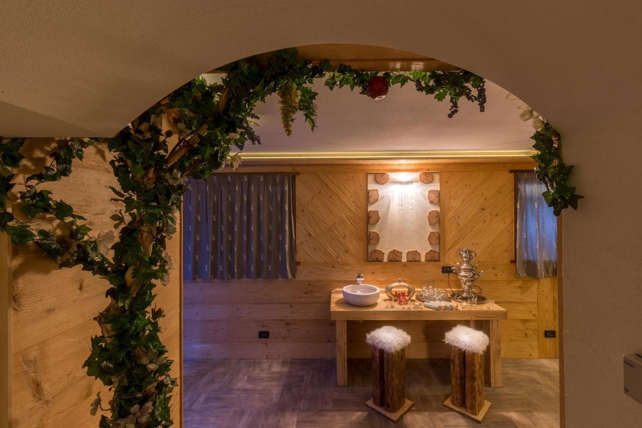 Garni Pra Fiori Hotel Campitello di Fassa Exterior photo